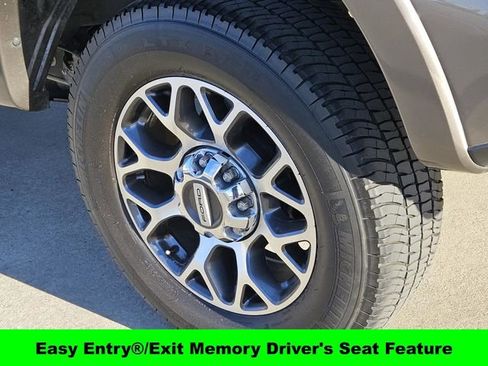 Used 2022 Ford F250 Lariat w/ Lariat Ultimate Package image 11