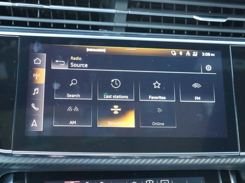 Used 2024 Audi RS Q8 AWD/4WD image 40