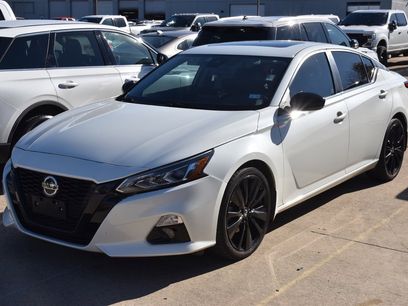 Used 2022 Nissan Altima 2.5 SR w/ Midnight Edition Package