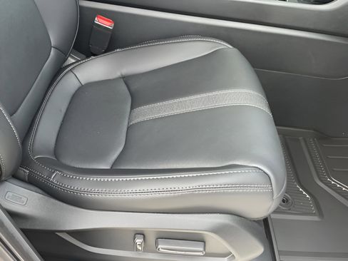 New 2025 Honda Pilot Touring image 22