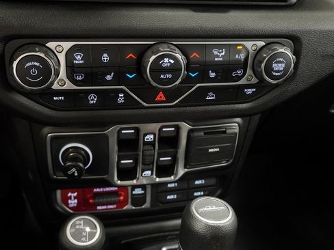 Certified 2024 Jeep Gladiator Sport image 30