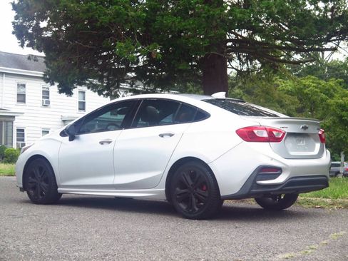 Used 2017 Chevrolet Cruze Premier FWD image 3
