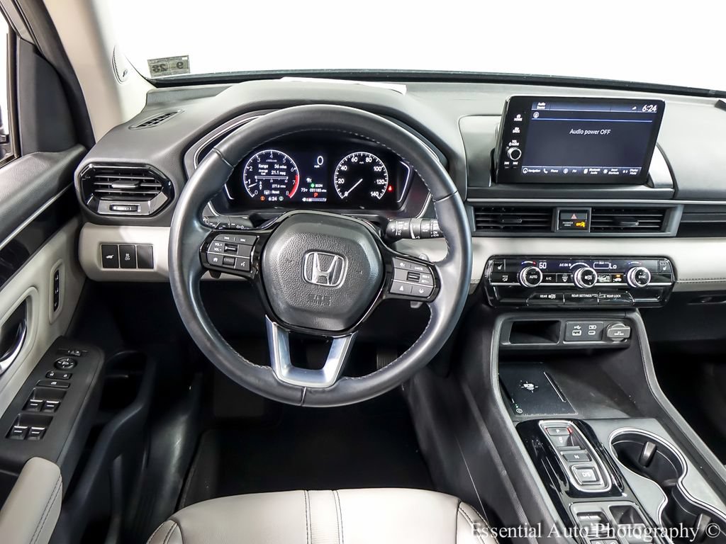 Used 2023 Honda Pilot Touring image 14