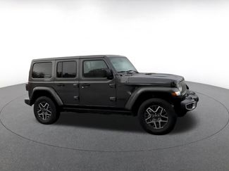 Used 2025 Jeep Wrangler Sahara video 2