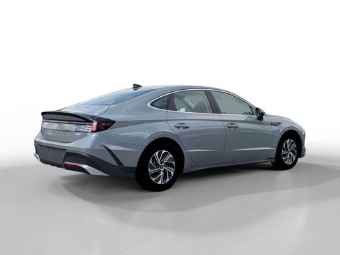 New 2026 Hyundai Sonata Blue FWD image 8