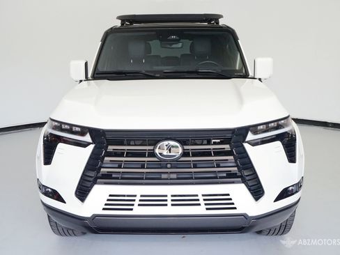 Used 2024 Lexus GX 550 w/ Accessory Package (31) image 3