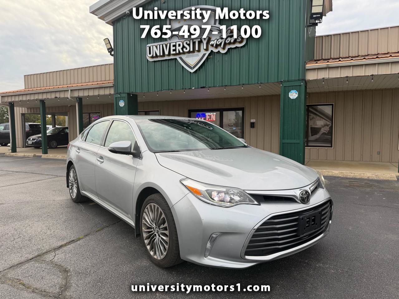 Used 2018 Toyota Avalon Limited w/ All Weather Liner Package FWD image 1