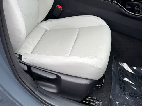 Used 2024 Toyota Prius XLE image 11