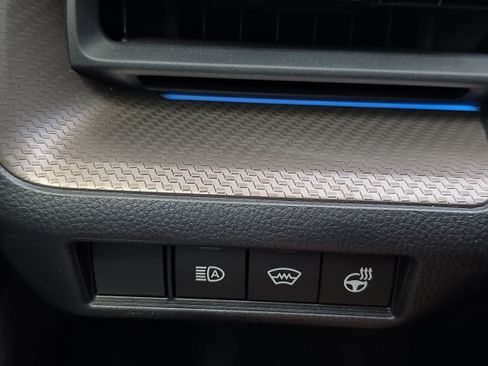 Used 2025 Toyota Prius XLE AWD/4WD image 25