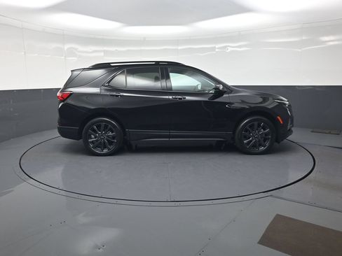 Used 2024 Chevrolet Equinox RS AWD/4WD image 2