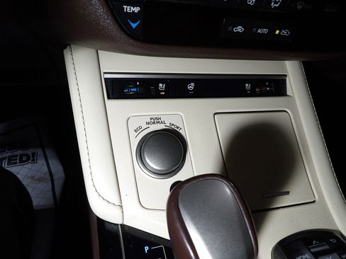 Used 2018 Lexus ES 350 w/ Navigation System Package image 19