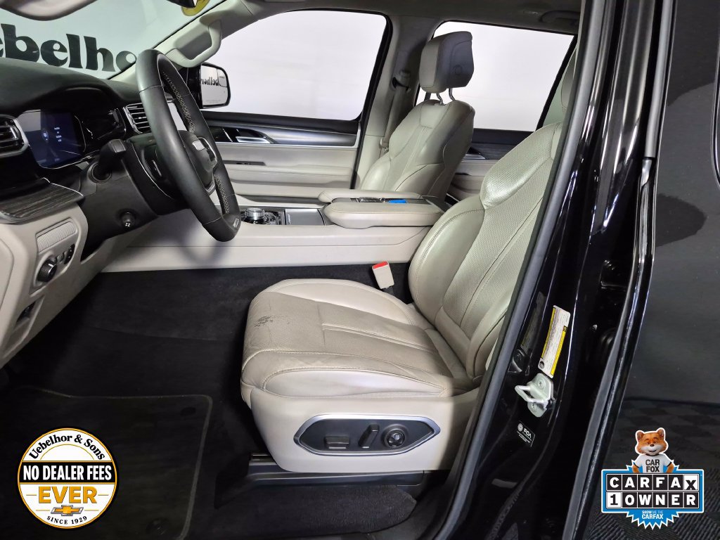 Used 2023 Jeep Wagoneer Series III w/ Preferred Equipment Group AWD/4WD image 9