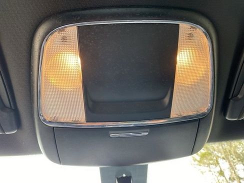 Used 2023 Dodge Charger SXT RWD image 16