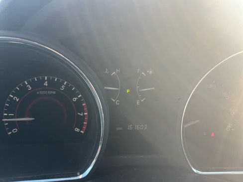 Used 2012 Toyota Highlander 4WD w/ Tow Pkg image 11