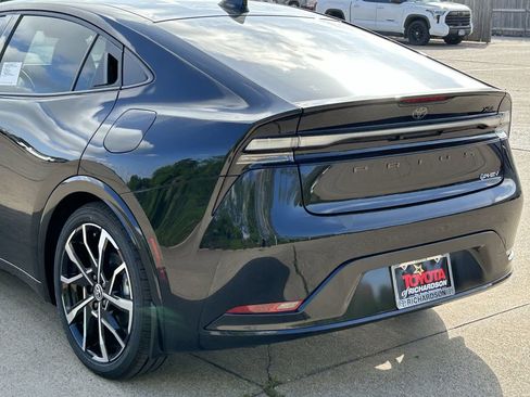 New 2026 Toyota Prius Plug-In Hybrid image 7