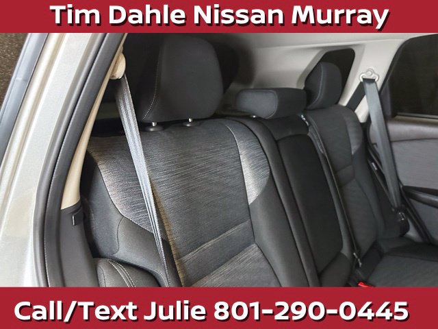 Used 2023 Nissan Rogue SV AWD/4WD image 19