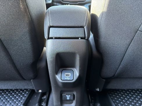 Used 2021 Jeep Renegade Latitude w/ Sun & Sound Group image 21