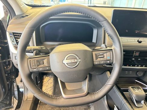 New 2025 Nissan Rogue Platinum w/ Platinum Premium Package AWD/4WD image 16