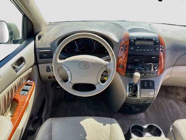 Used 2008 Toyota Sienna XLE w/ Towing Prep Pkg FWD image 17