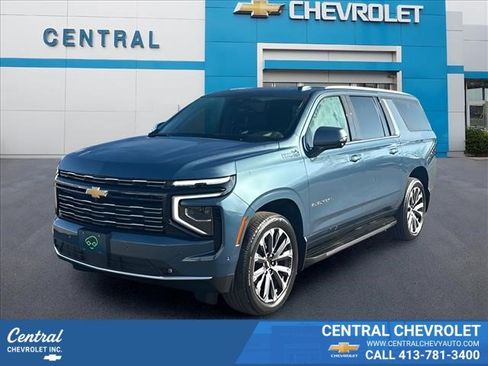 Certified 2025 Chevrolet Suburban High Country AWD/4WD image 1