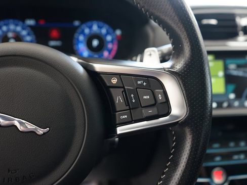 Used 2020 Jaguar F-PACE SVR AWD/4WD image 36