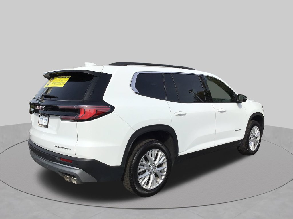 Used 2026 GMC Acadia Elevation w/ Elevation Premium Package FWD image 7