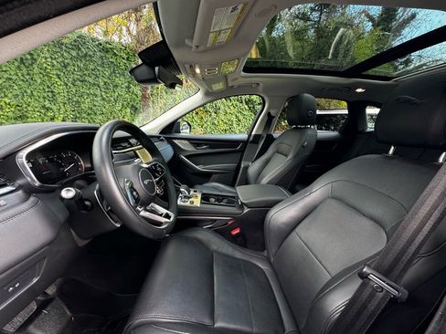 Used 2022 Jaguar F-PACE S image 10