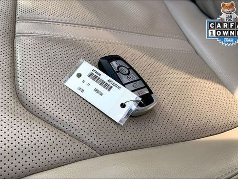 Used 2024 Ford Expedition Limited image 11