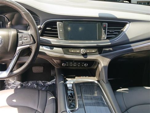 Used 2024 Buick Enclave Premium image 11