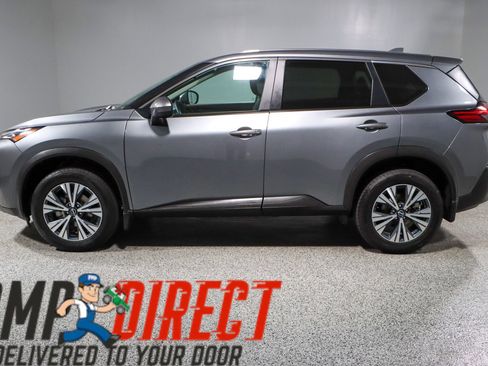 Used 2023 Nissan Rogue SV image 10