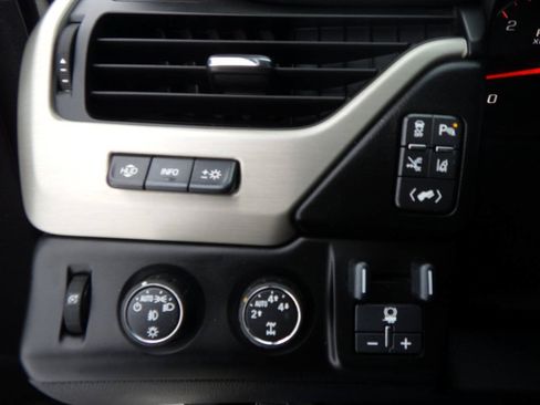 Used 2015 GMC Yukon Denali AWD/4WD image 21