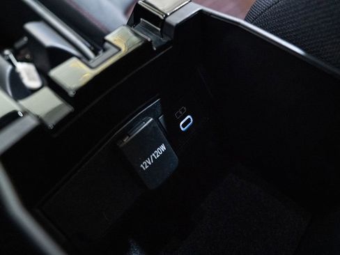 Used 2023 Toyota Corolla SE image 30