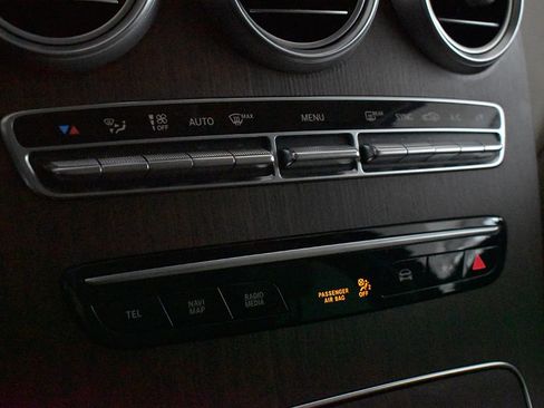 Used 2022 Mercedes-Benz GLC 300 4MATIC image 25