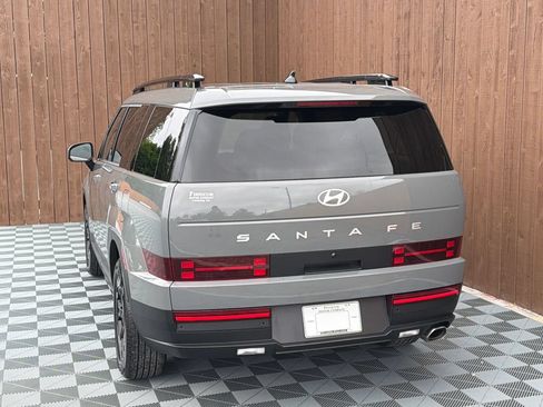 Used 2025 Hyundai Santa Fe SEL FWD image 16