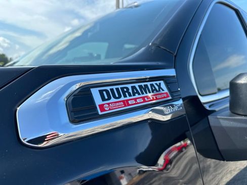 Used 2022 GMC Sierra 3500 SLT w/ SLT Preferred Package AWD/4WD image 10