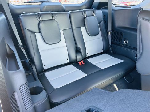 Used 2023 Ford Explorer XLT w/ Equipment Group 202A image 31