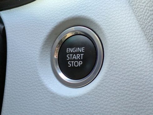 Used 2023 Toyota Corolla SE image 25