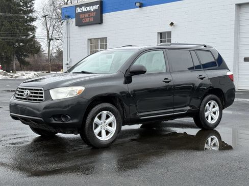 Used 2010 Toyota Highlander 2WD image 2