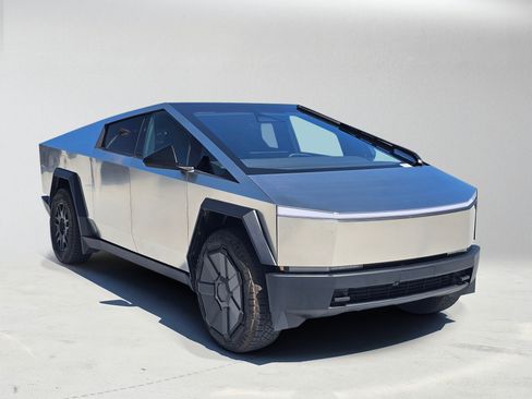 Used 2026 Tesla Cybertruck 2WD Crew Cab image 7