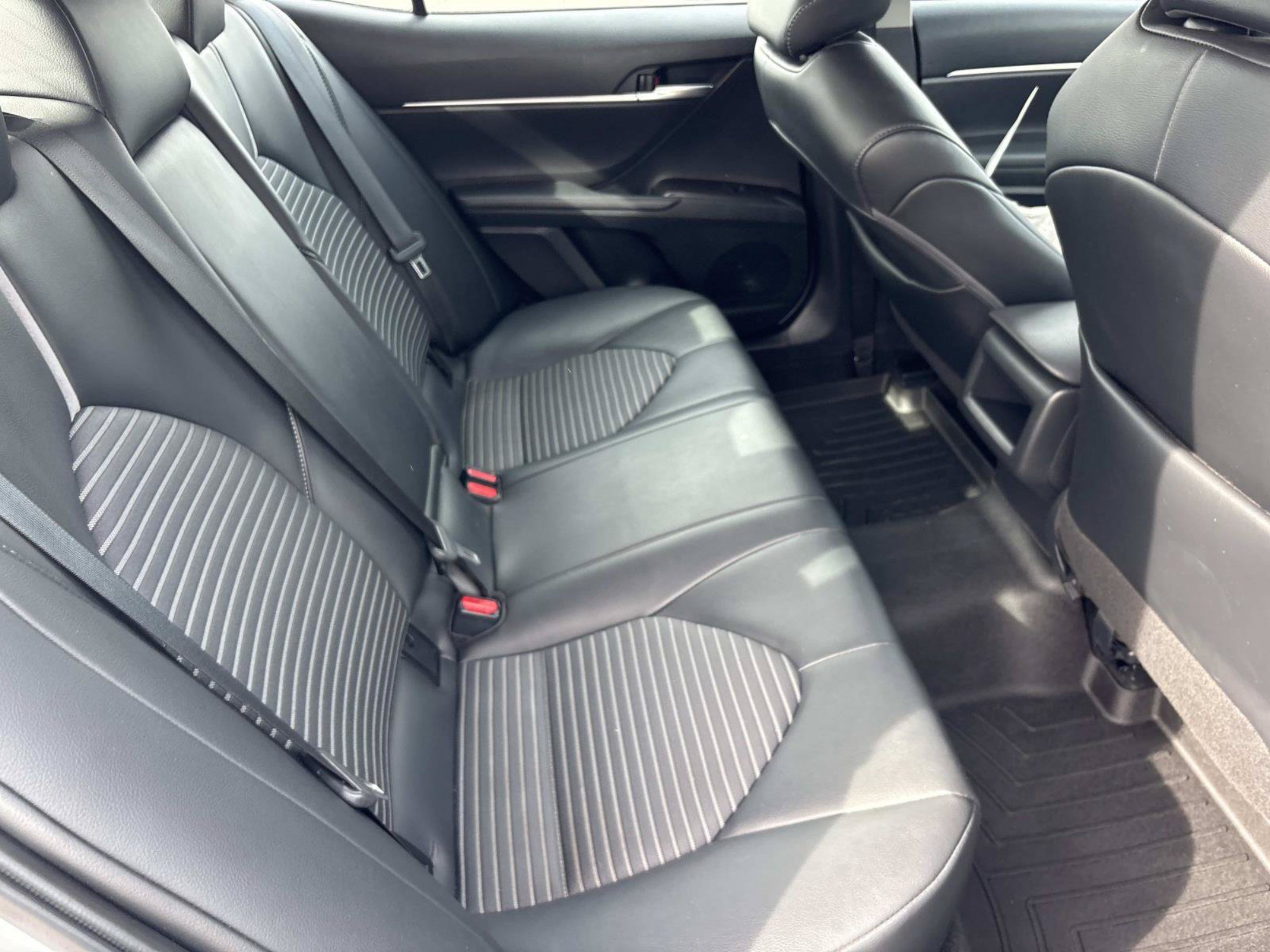 Used 2024 Toyota Camry SE w/ Cold Weather Package FWD image 19