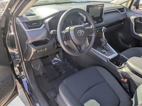 Used 2025 Toyota RAV4 LE image 9