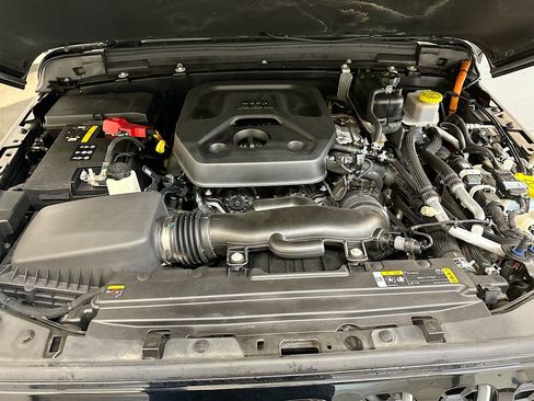 Used 2023 Jeep Wrangler Sahara image 34