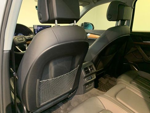 Used 2023 Audi Q5 2.0T Premium w/ Convenience Package AWD/4WD image 46