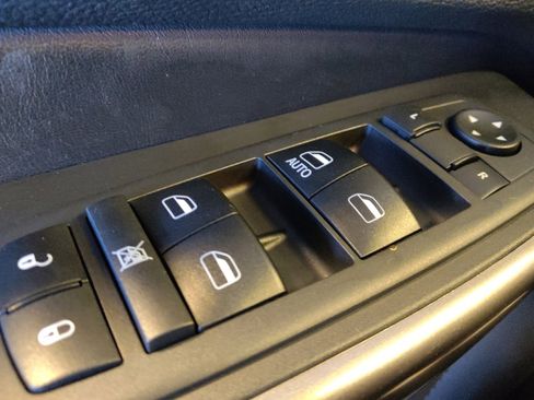 Used 2019 Jeep Cherokee Latitude w/ Popular Appearance Group image 27