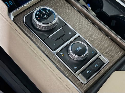 Used 2024 Ford Expedition Max Limited image 17