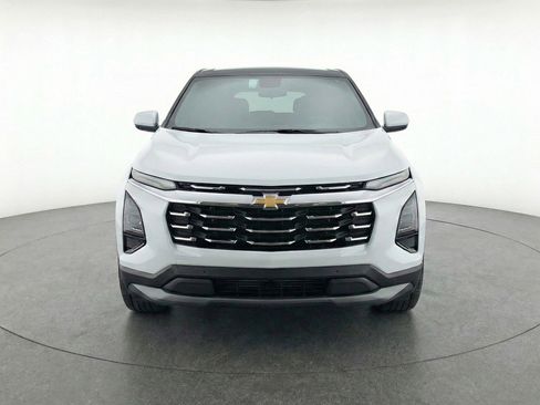 Used 2025 Chevrolet Equinox LT FWD image 2