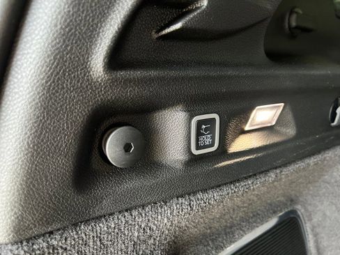 Used 2021 Jeep Grand Cherokee L Overland w/ Luxury Tech Group IV image 13