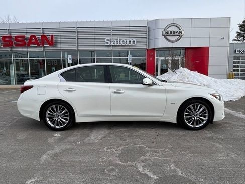 Used 2018 INFINITI Q50 Luxe w/ Essential Package (3.0T Luxe) image 2