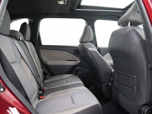 Used 2025 Subaru Forester Premium AWD/4WD image 12