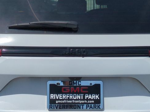 Used 2024 Jeep Grand Cherokee Altitude AWD/4WD image 48